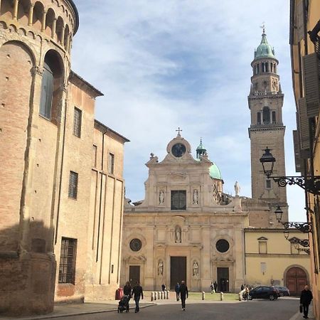 Appartamento Luxury 1 Al Duomo Di Parma Esterno foto
