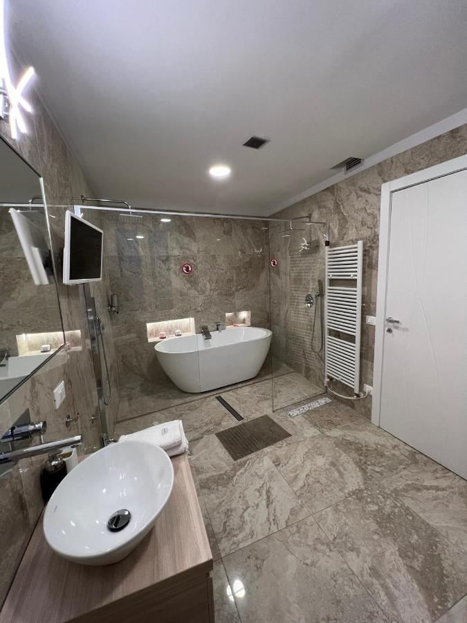 Appartamento Luxury 1 Al Duomo Di Parma Esterno foto