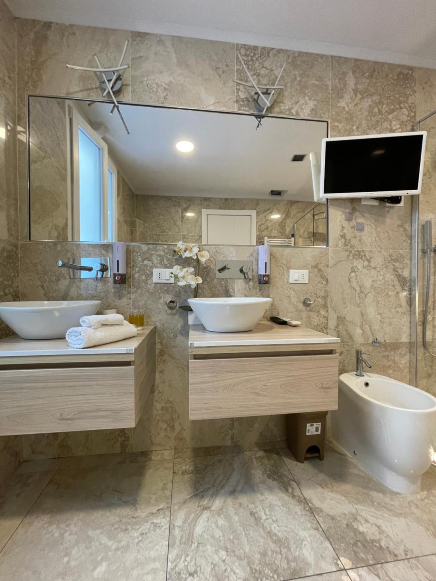 Appartamento Luxury 1 Al Duomo Di Parma Esterno foto